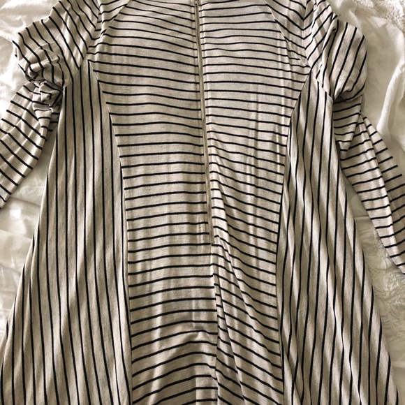 Asymmetrical Striped Dress - Picture 3 of 4